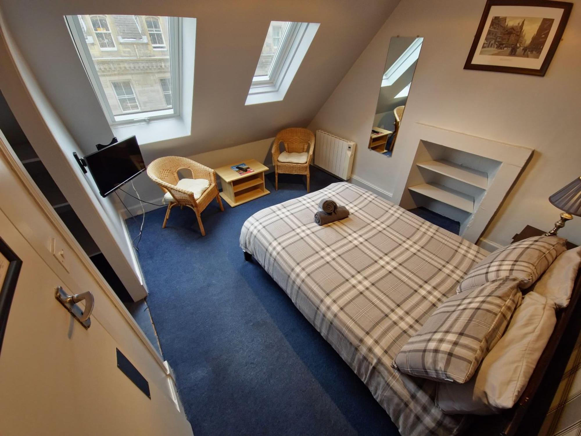 Backpackers - Over 18s Only