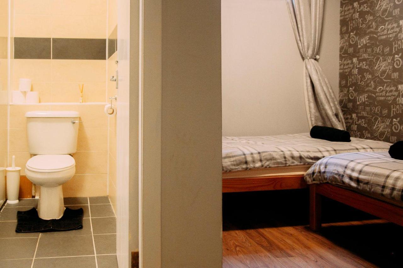 Backpackers - Over 18s Only Auberge de jeunesse